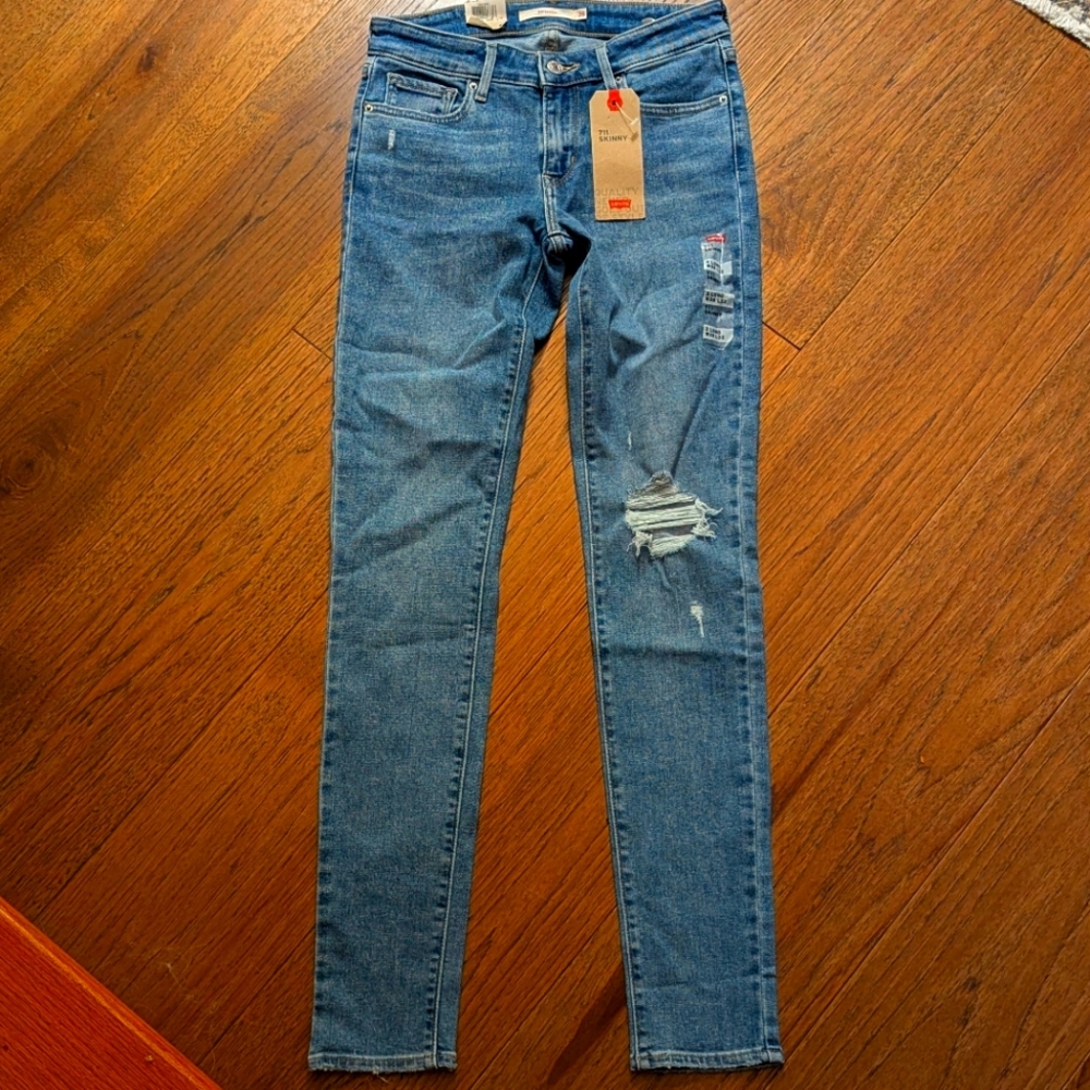 Levis 711 Skinny Jeans